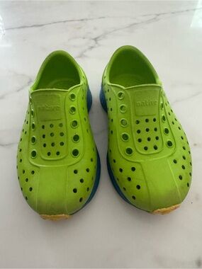 Native toddler 7 Kids Slip-On Shoes in Green